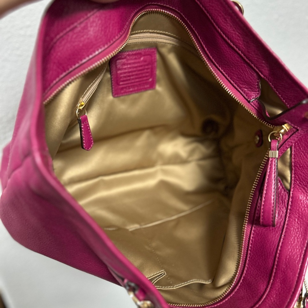 Coach 2013 Raspberry Gold Lg Leather Zip Tote Bag both original keychain tags - Picture 8 of 10